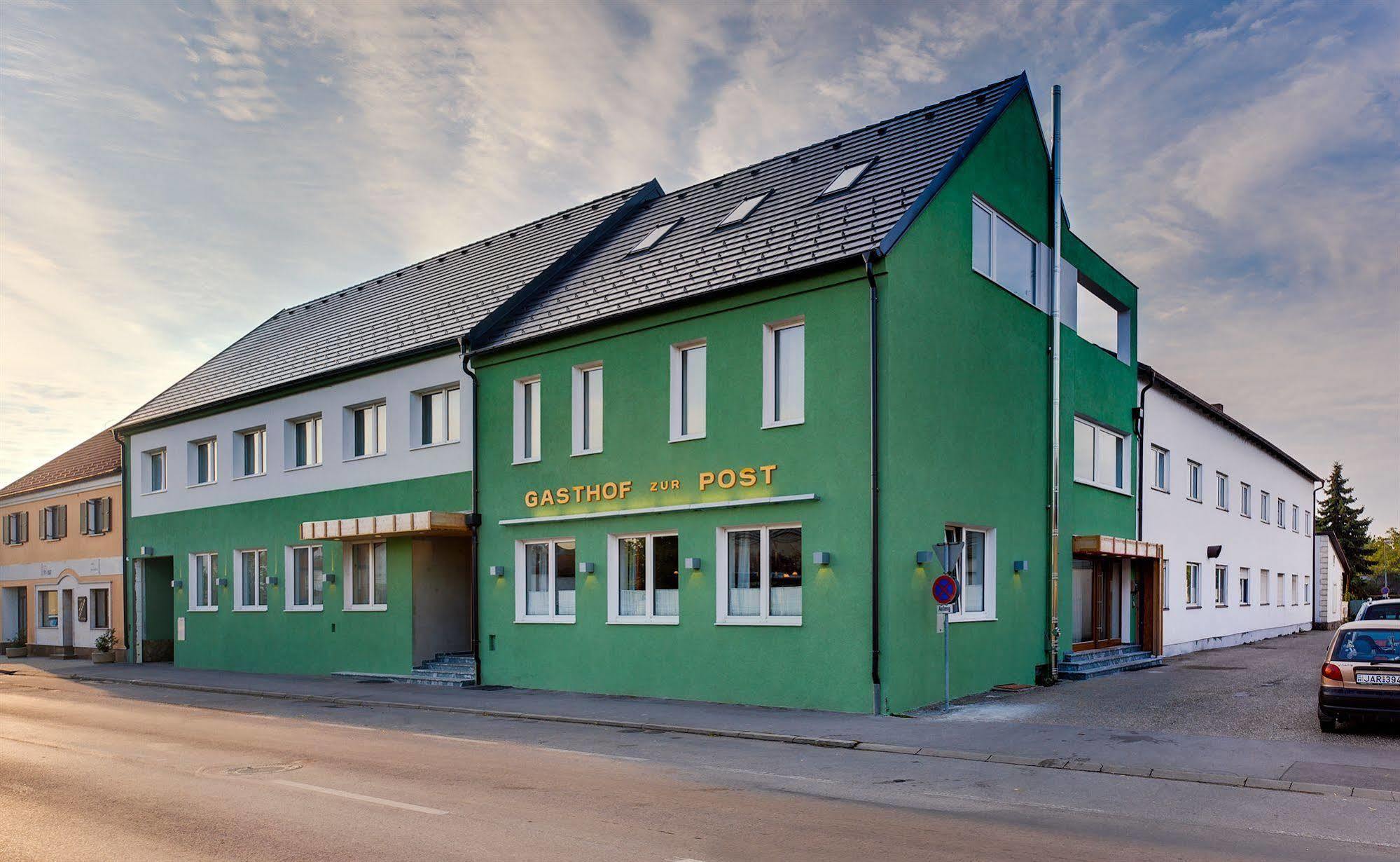 Hotel Zur Post Ілльміц Екстер'єр фото